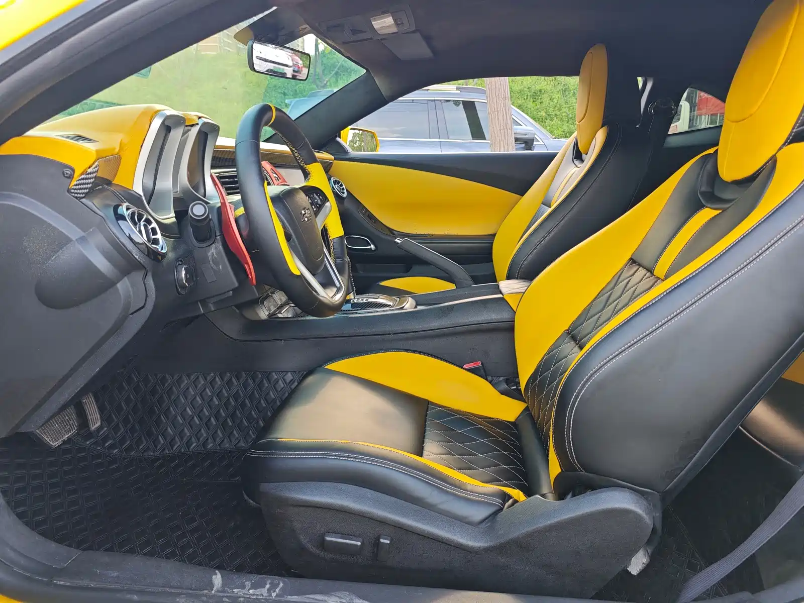 Photo 5 - Chevrolet Camaro