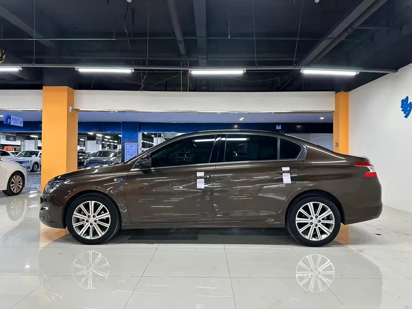 Peugeot 408 2016 1.6T Automatic Luxury Edition фото 9