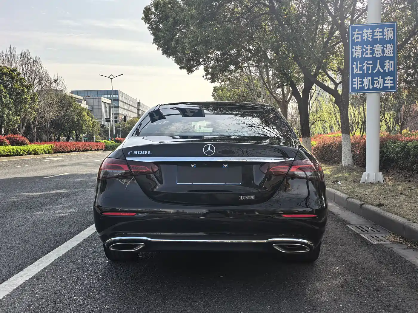 Mercedes-Benz E-Class 2023 E 300 L Fashion фото 5