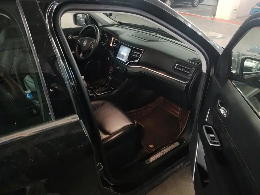 Jeep Grand Commander 2019 2018 2.0T AWD Premium Navigation Edition (China V)