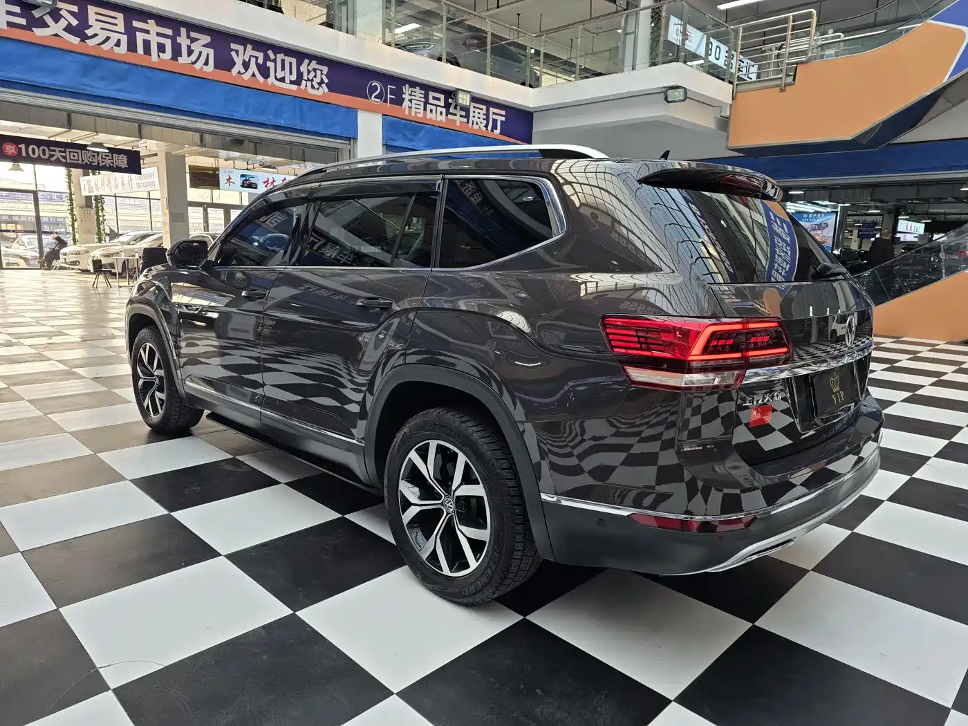 Volkswagen Teramont 2020 380TSI 4WD Luxury Edition China VI фото 6