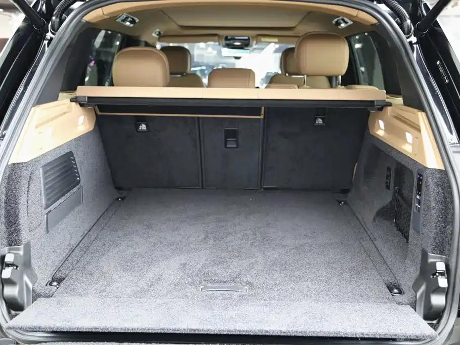 Land Rover Range Rover 2025 2025 3.0 L6 400PS Flourishing Era Extended Wheelbase