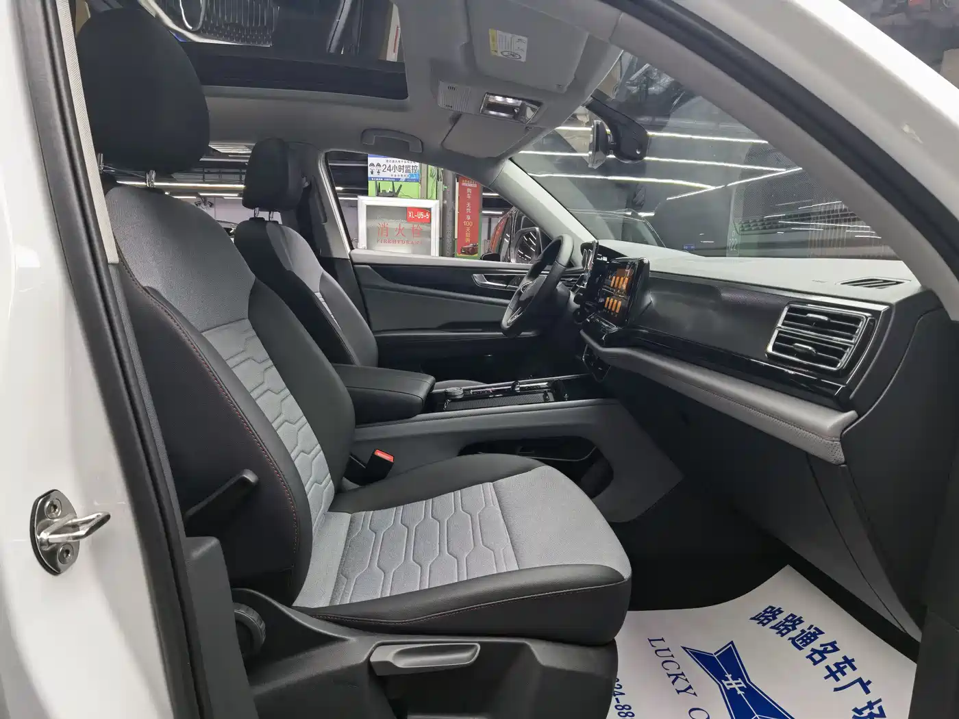 Volkswagen Teramont 2021 Teramont X 380TSI 4WD Luxury Edition фото 8