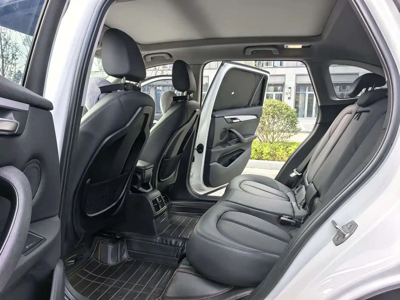 BMW X1 2019 sDrive20Li Leading Model фото 5