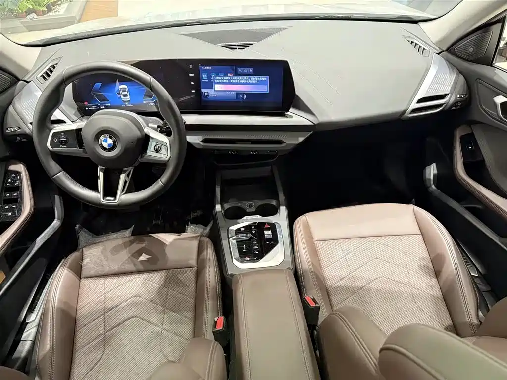 BMW 2 Series 2025 225L M Sport Package фото 8