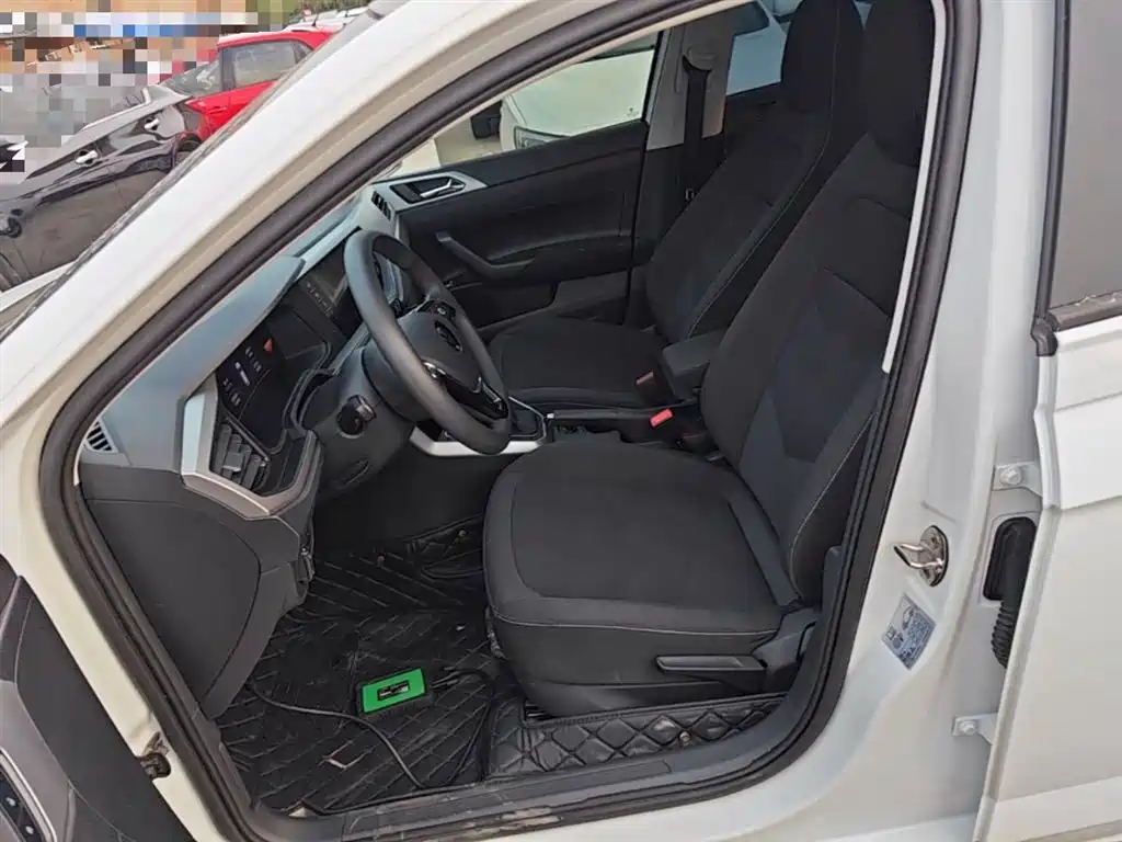Volkswagen Polo 2023 Plus 1.5L Automatic Panorama Enjoyment Edition фото 14