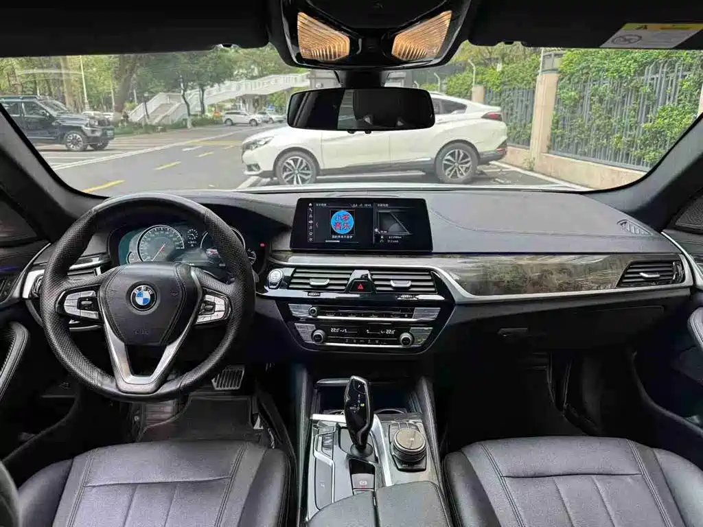 BMW 5 Series 2018 525Li M Sport Package фото 7