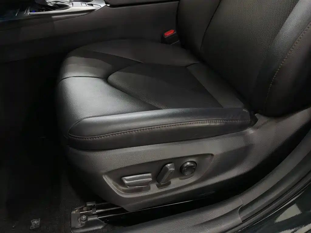 Toyota Camry 2021 2.0G Luxury Edition фото 20