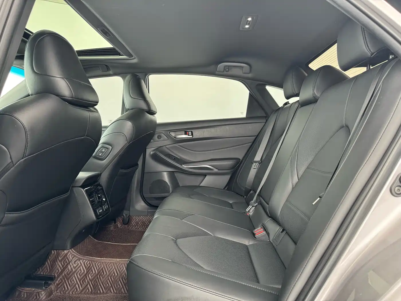 Toyota Avalon 2019 2019 2.0L XLE Premium Edition (China VI)