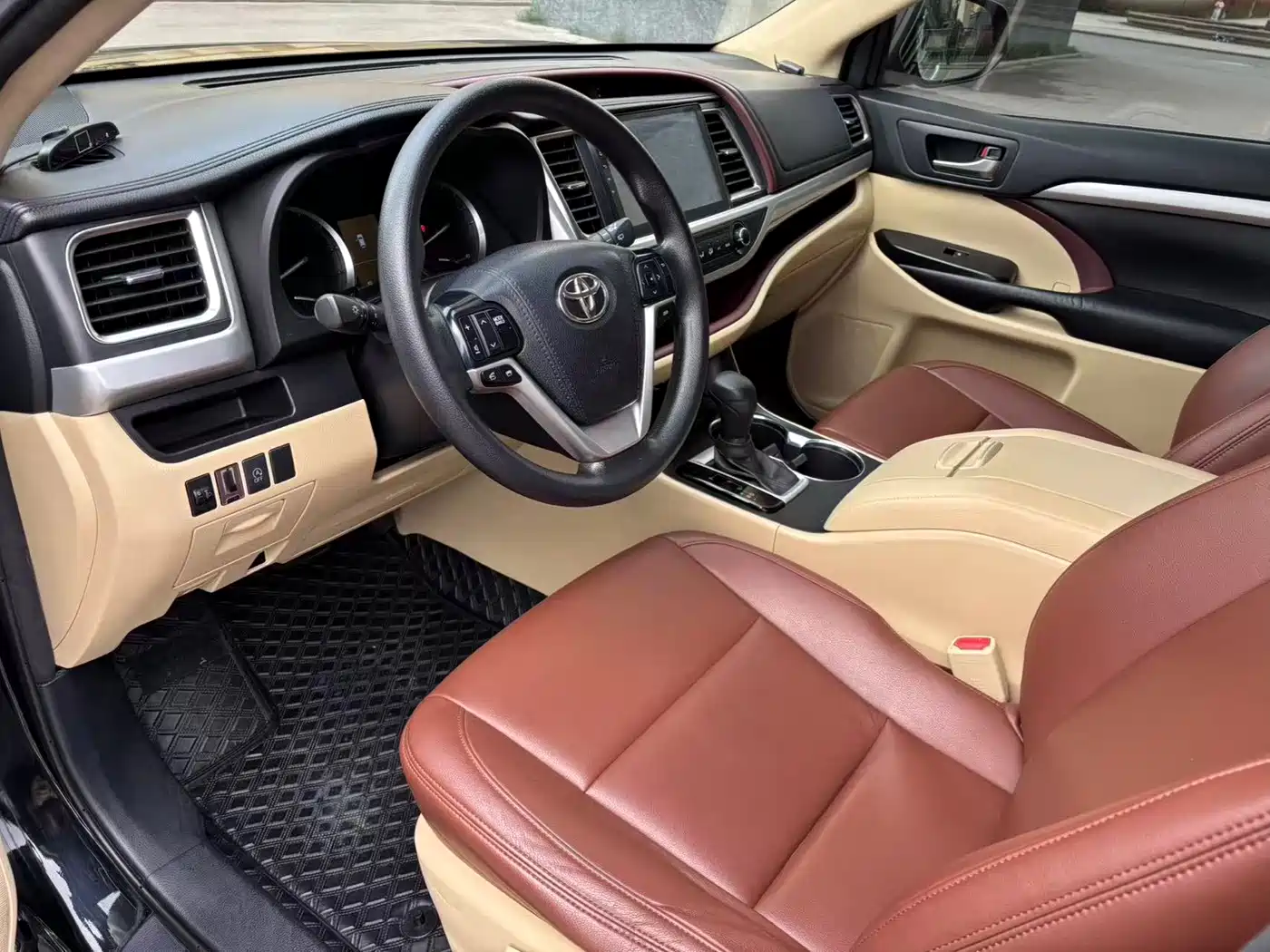 Фото 6 - Toyota Highlander
