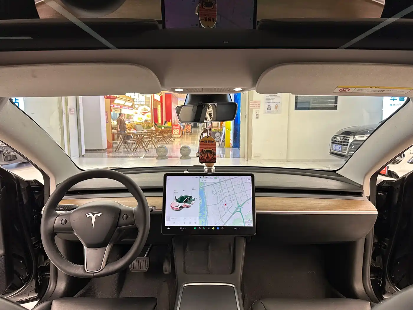 Фото 16 - Tesla Model 3