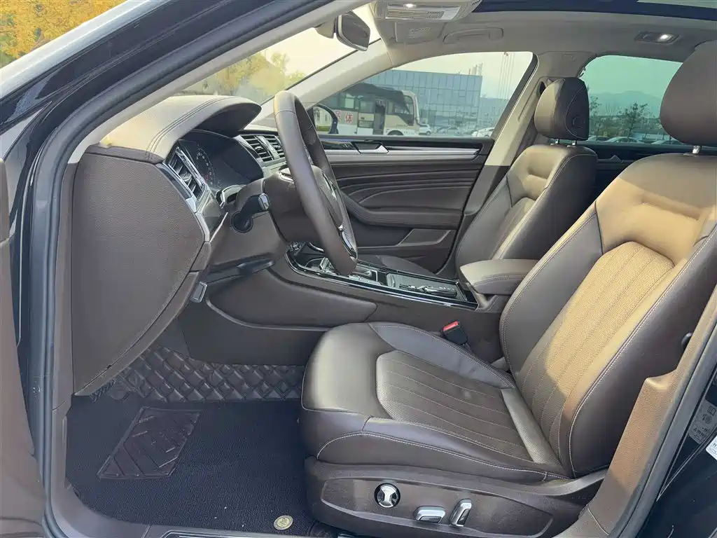 Фото 5 - Volkswagen Phideon