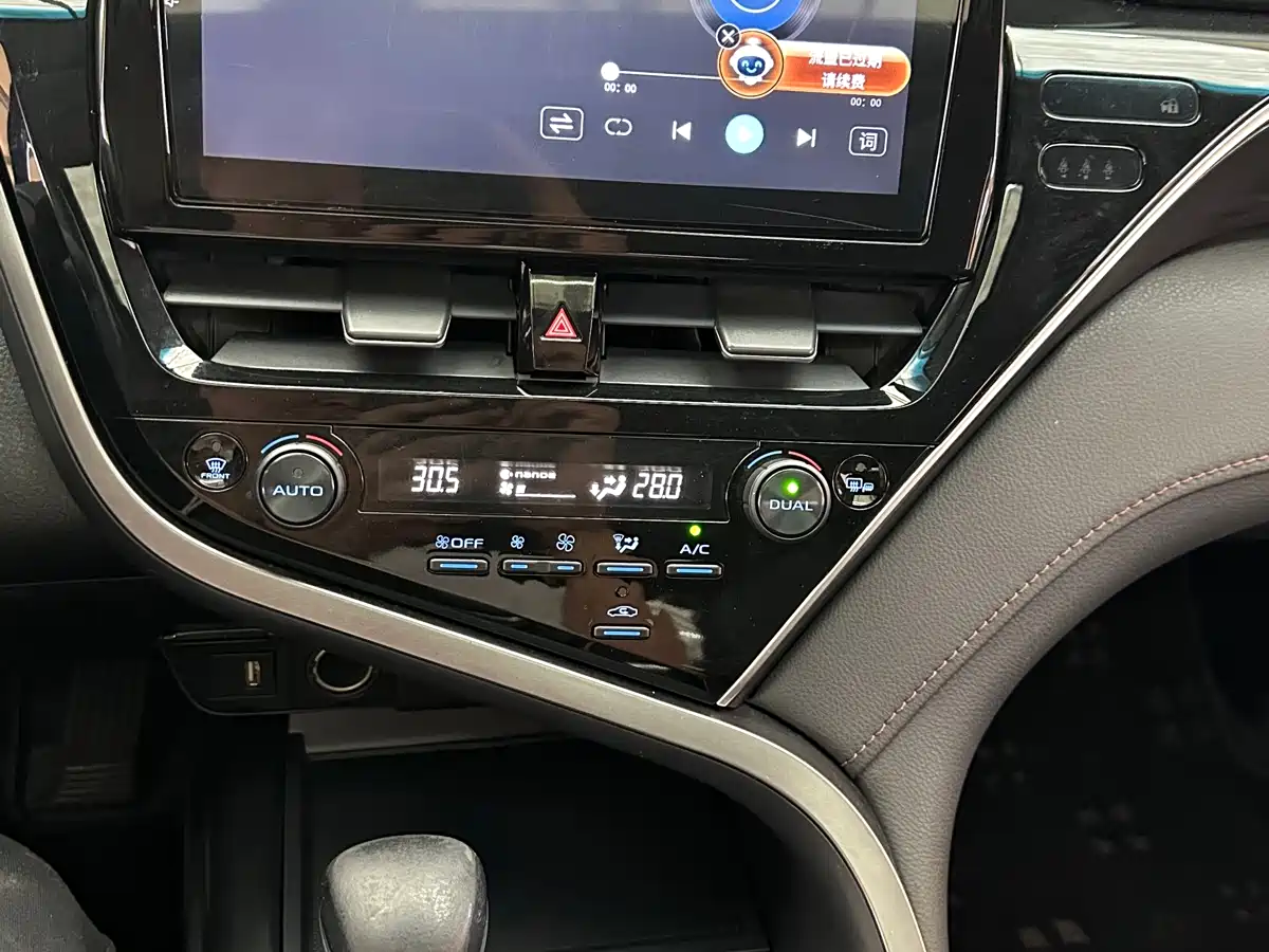Toyota Camry 2021 2.0G Luxury Edition фото 10