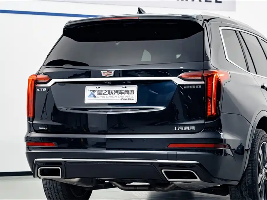 CADILLAC XT6