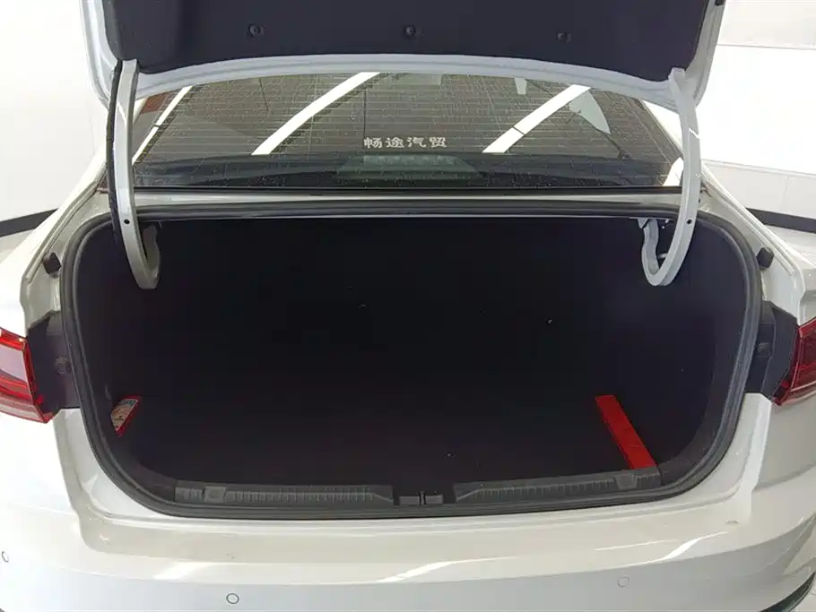 Volkswagen Bora 2023 200TSI DSG Smart Edition фото 4
