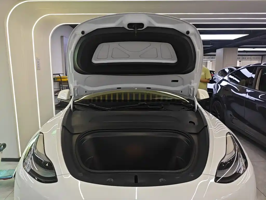Фото 20 - Tesla Model Y