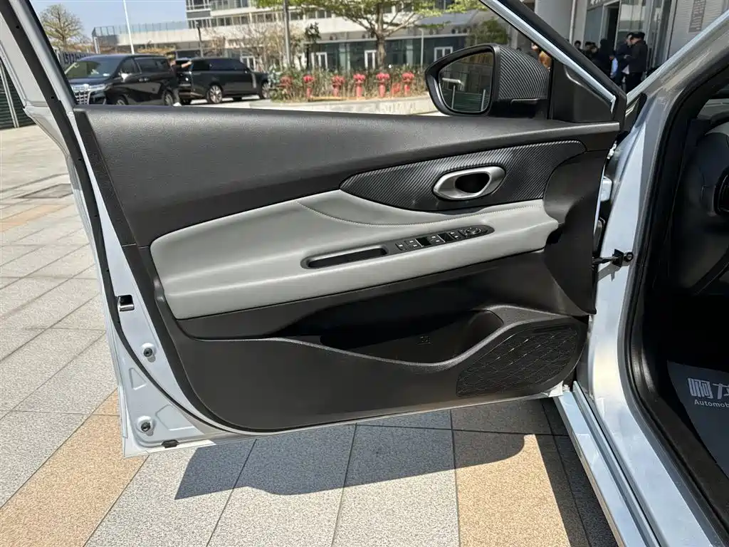 GAC Trumpchi Trumpchi Emkoo 2023 Shadow Leopard H High-Efficiency Hybrid фото 23