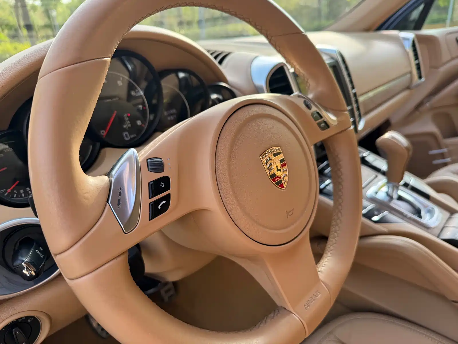 Photo 9 - Porsche Cayenne