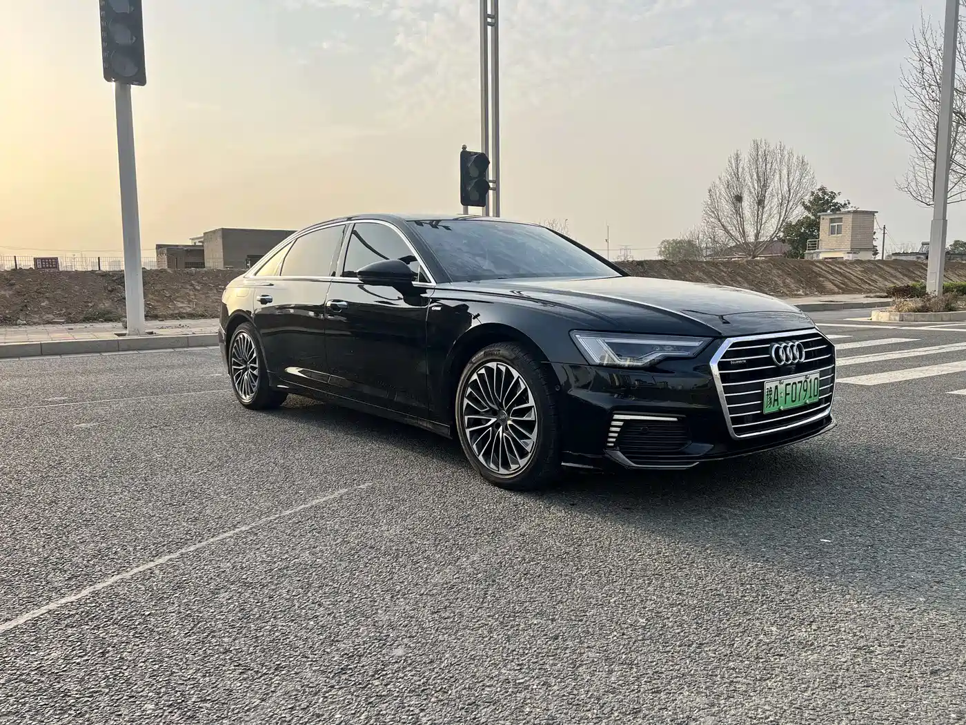 Audi A6L New Energy 2022 55 TFSI e quattro фото 2