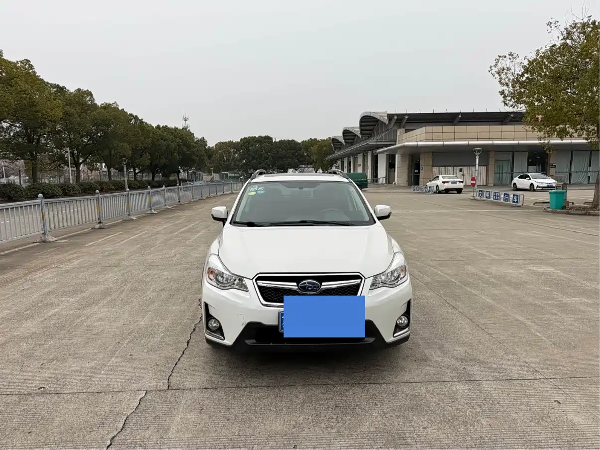 Subaru XV 2016 Model 2.0i Luxury Navigation Edition фото 2