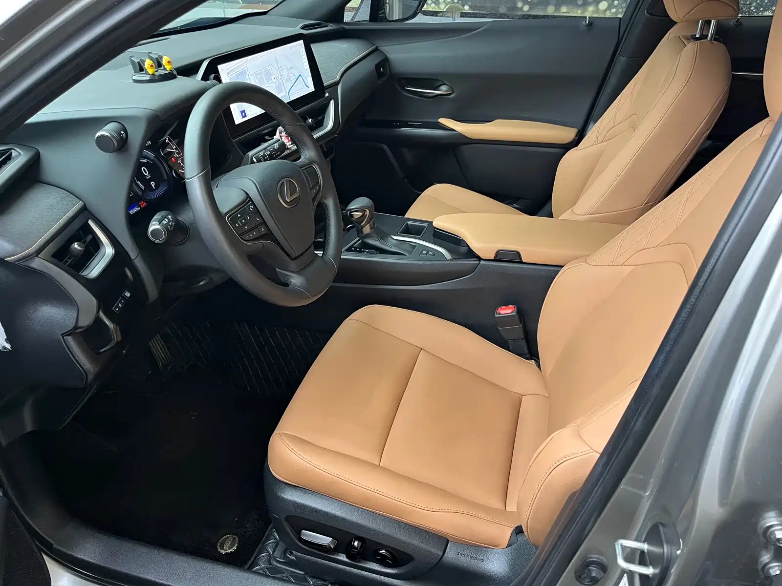 Photo 9 - Lexus UX