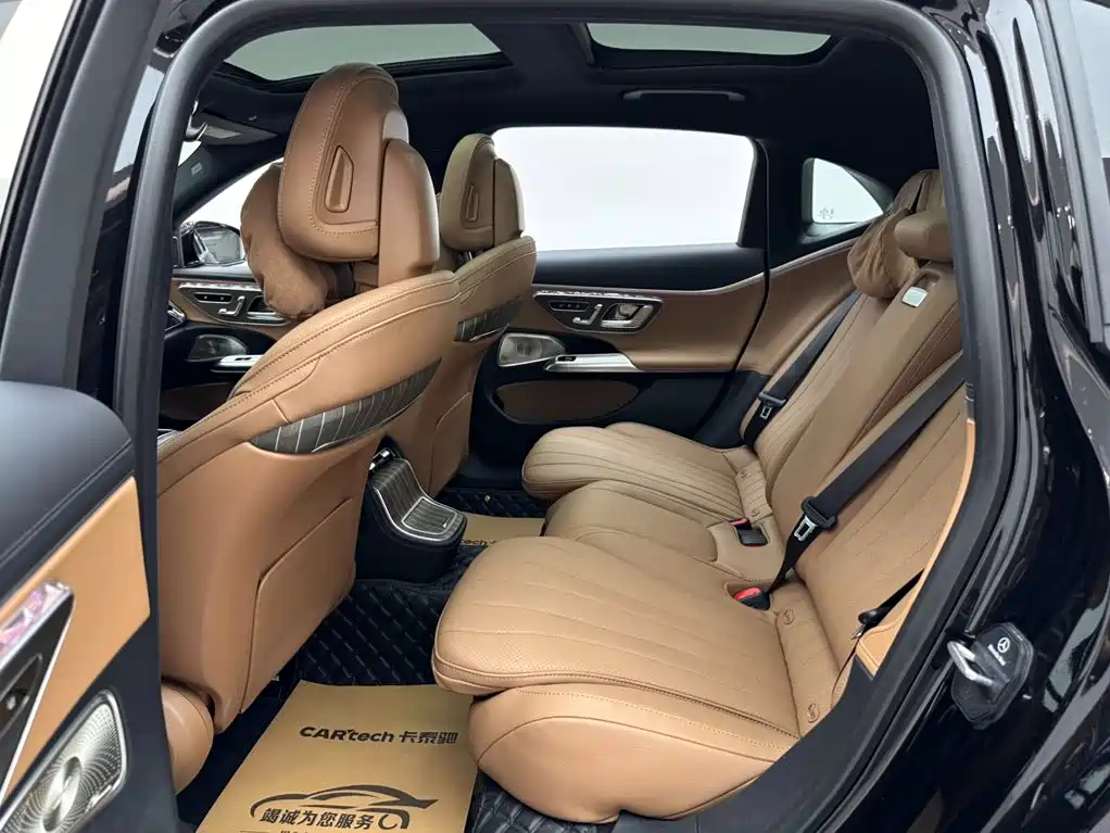 Фото 9 - Mercedes-Benz E-Class