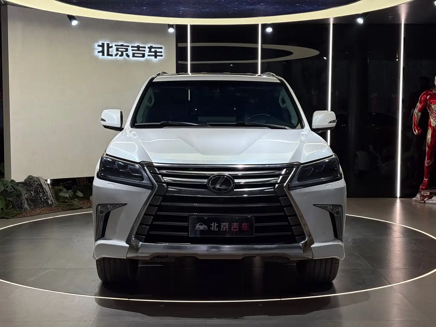 Lexus LX 2017 570 Prestige Luxury фото 2