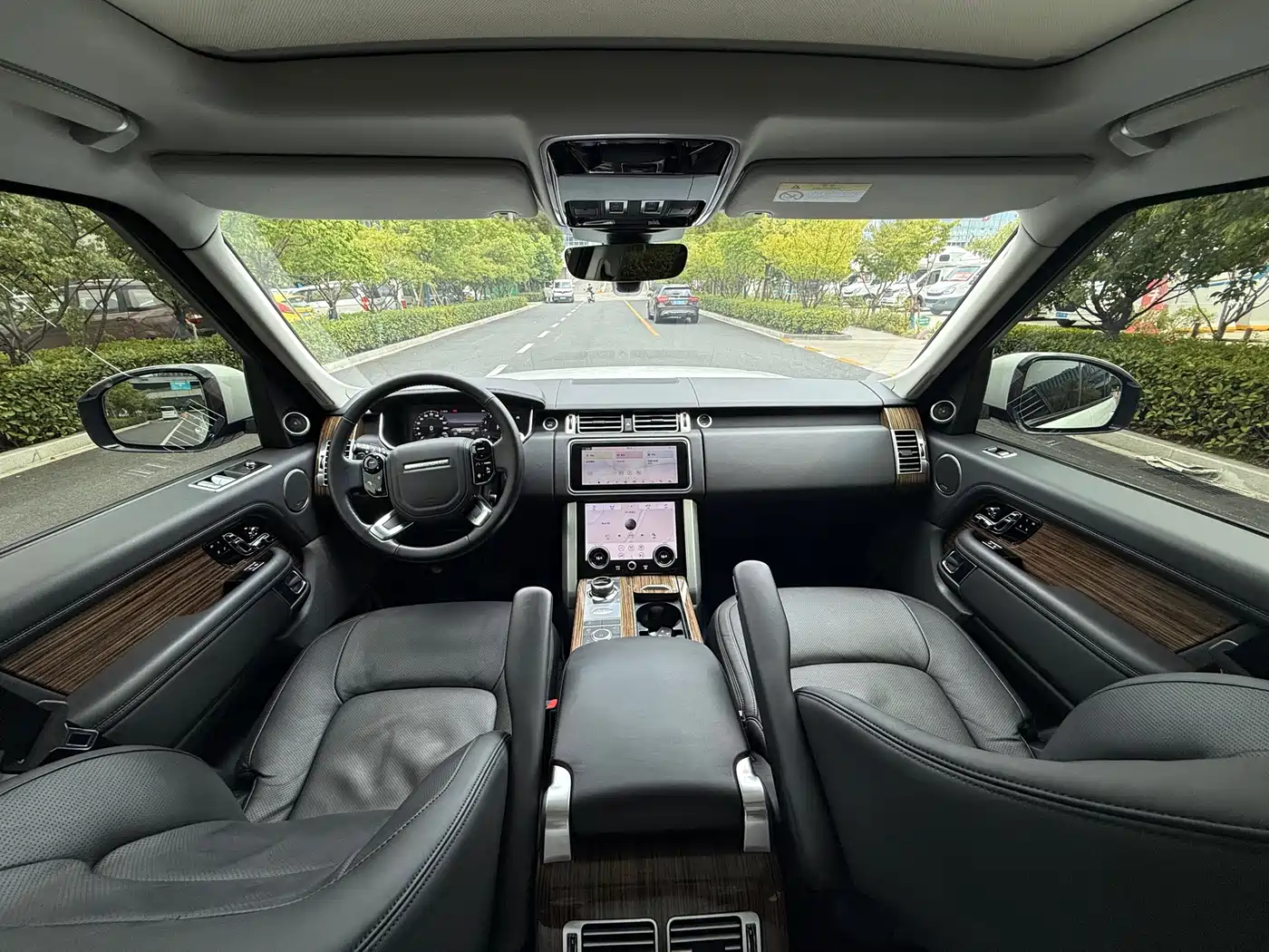 Land Rover Range Rover 2018 3.0 SC V6 Vogue Heritage Edition фото 8