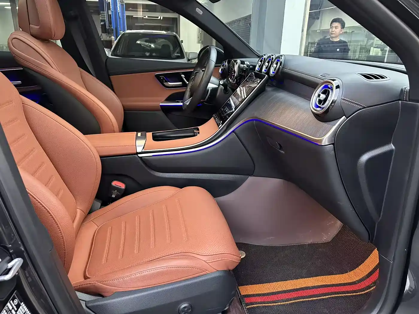 Mercedes-Benz GLC 2024 Facelift GLC 260 L 4MATIC Luxury 5-seater фото 11