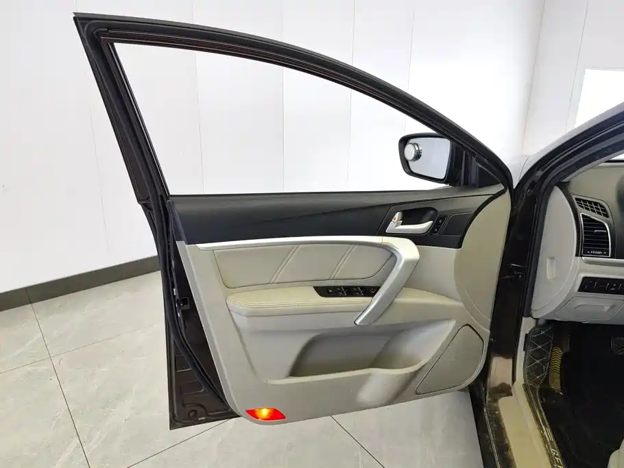 Фото 7 - Geely Emgrand