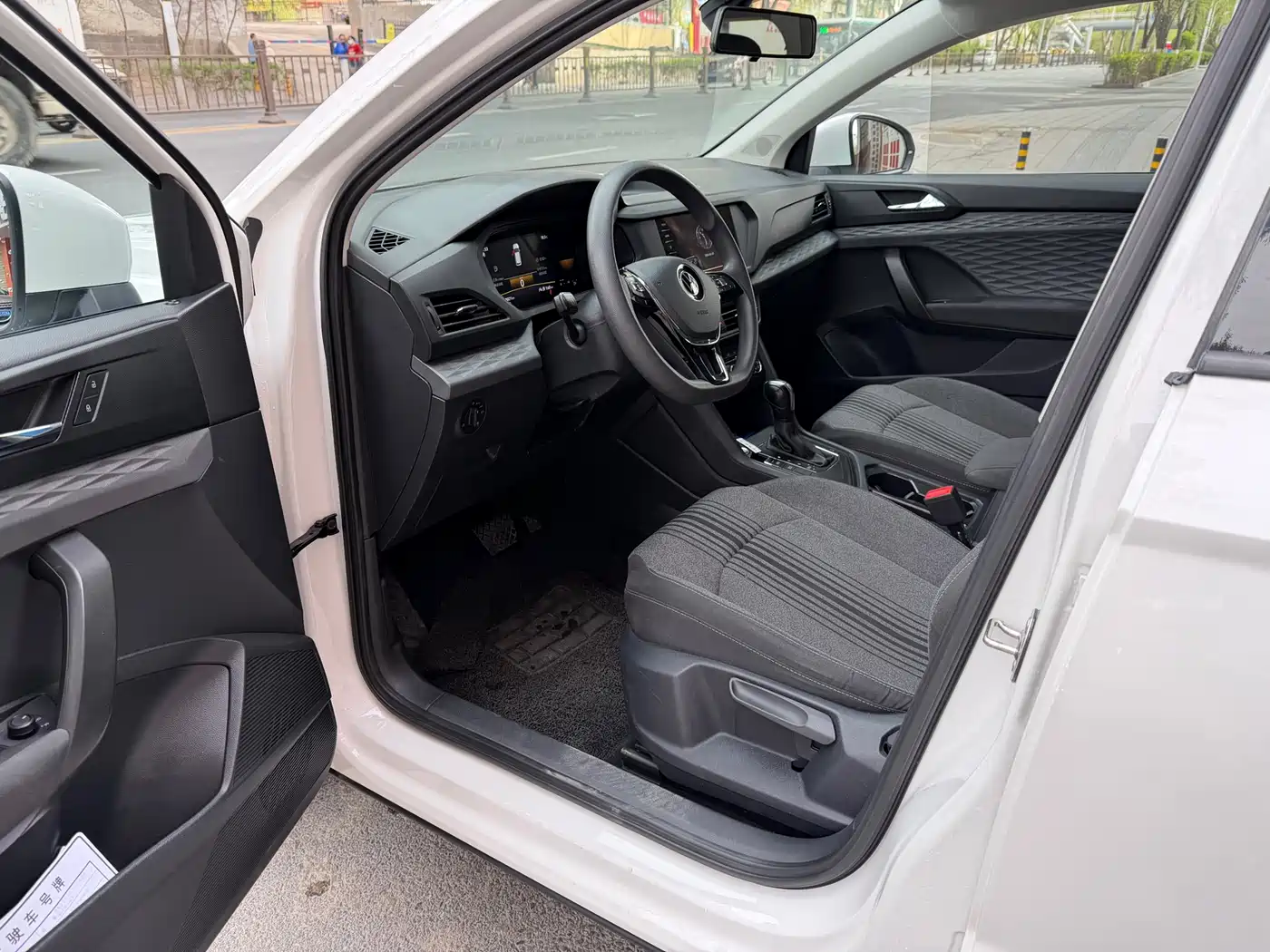 Volkswagen Tharu 2022 280TSI 2WD Trend фото 11