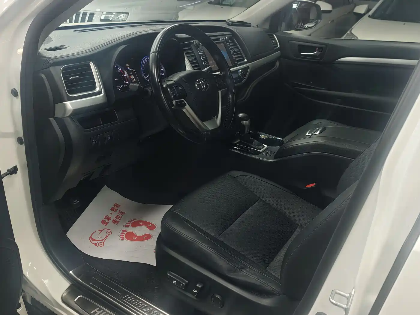 Toyota Highlander 2015 2.0T AWD Luxury Navigation Edition 7-seater фото 4