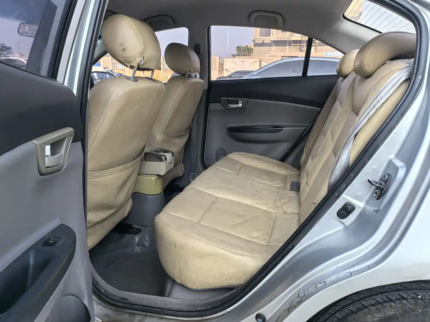 Changan Yuexiang 2012 2012 Sedan 1.5L Manual Luxury
