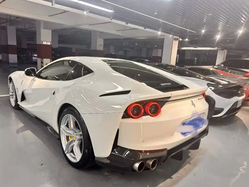 Ferrari 812 2018 2017 6.5L Superfast