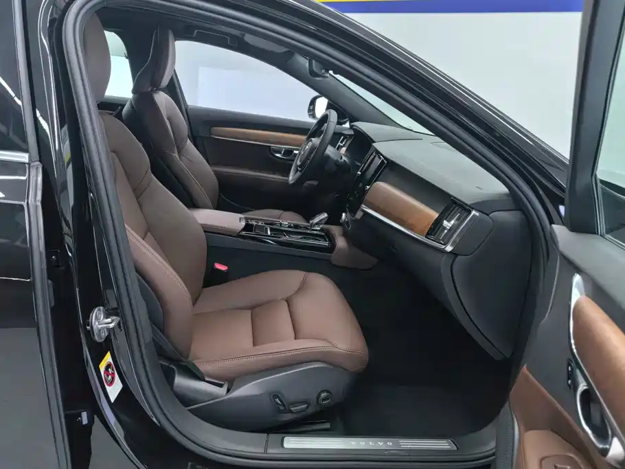 Volvo S90 2025 2025 B5 Zhiyi Luxury Edition