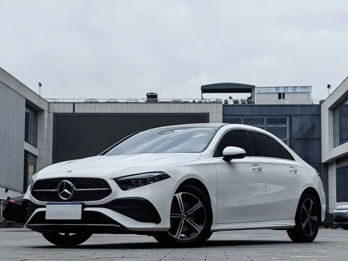 Mercedes-Benz A-Class 2025 2025 A 200 L Fashion Edition