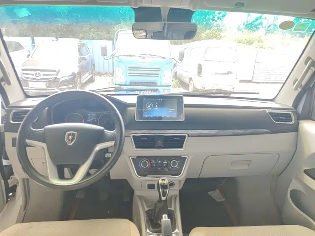 Jinbei New Hiace S 2024 2023 1.5L Fortune Van 2/5-seater Non-AC Version SWC15M