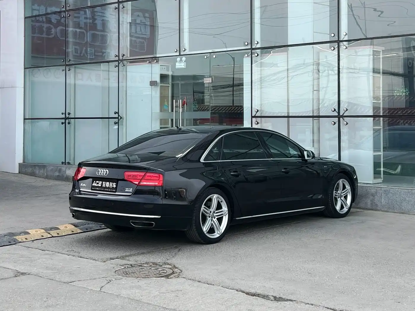 Фото 4 - Audi A8