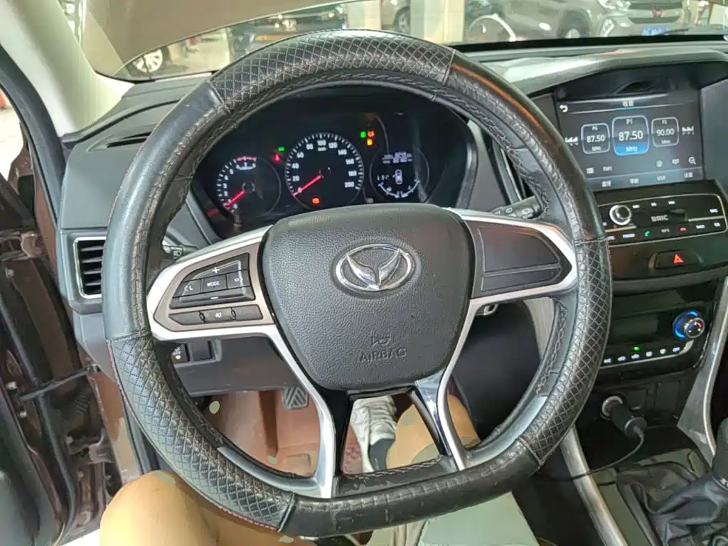 BAIC Huansu S5 2018 2017 1.3T Manual Luxury