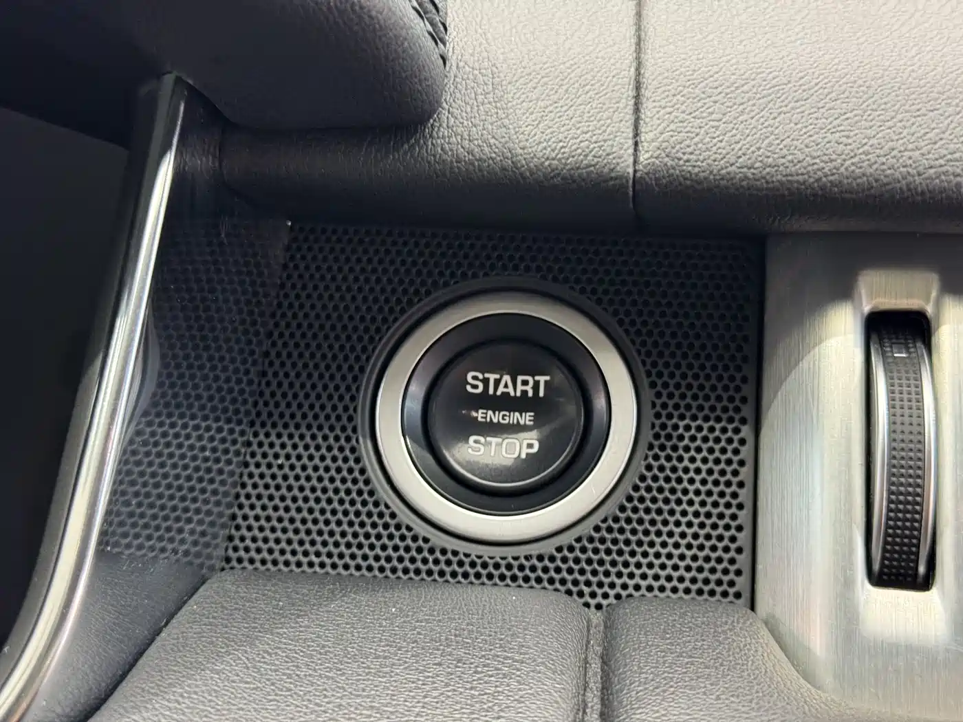 Land Rover Range Rover 2018 3.0 SC V6 Golden Age Edition фото 18