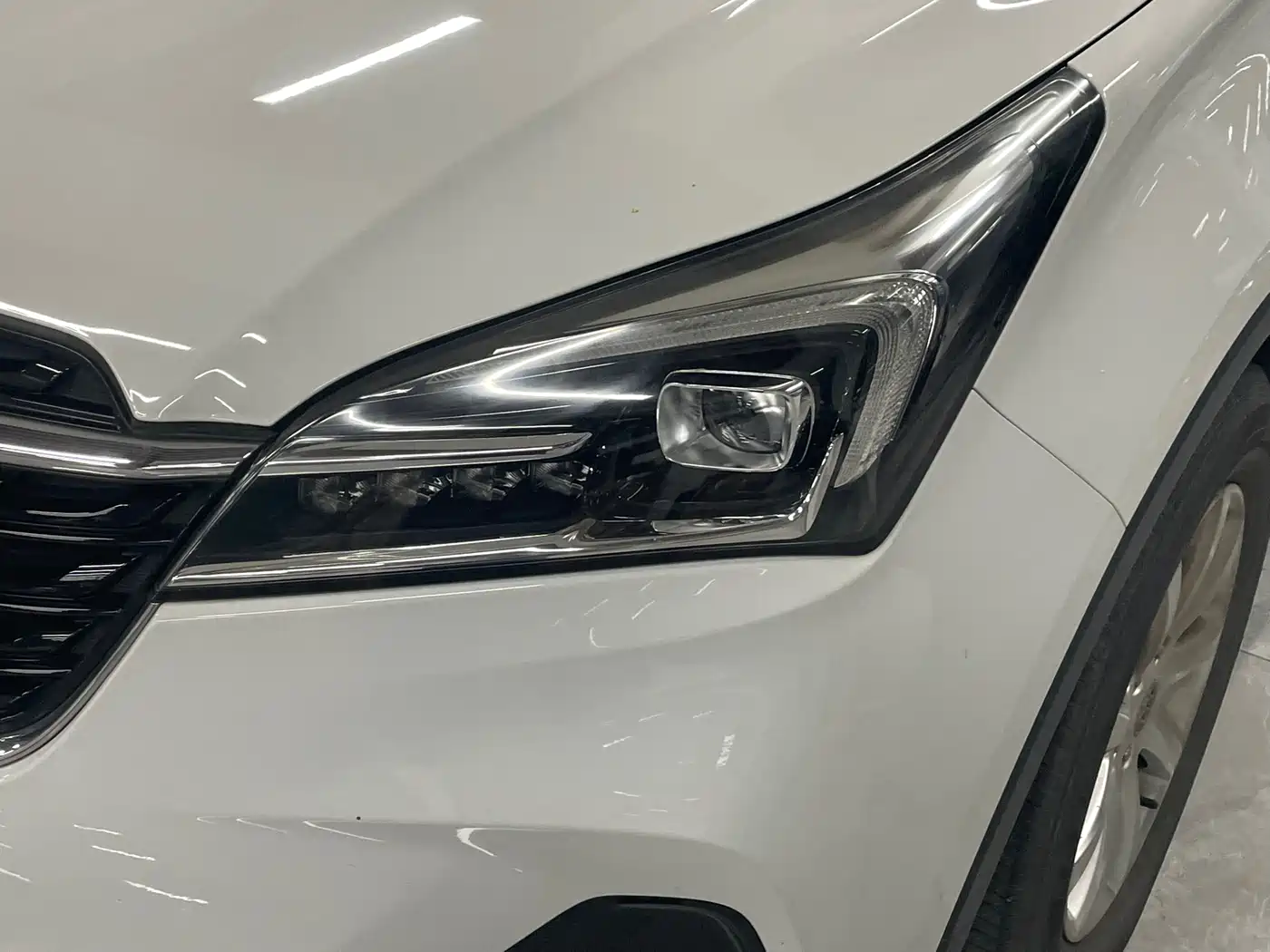 Buick Envision Plus 2020 20T FWD Leading фото 24