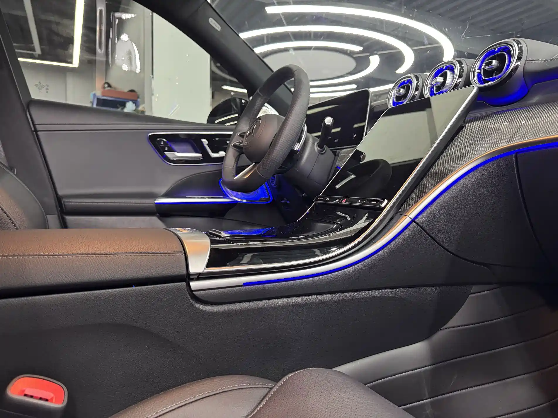 Photo 12 - Mercedes-Benz C-Class