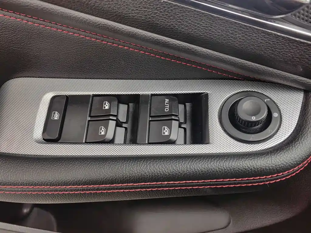 Baojun 560 2015 2015 1.8L Manual Luxury