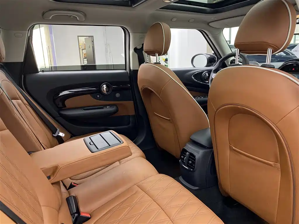 MINI CLUBMAN 2023 2023 Facelift 1.5T COOPER Connoisseur