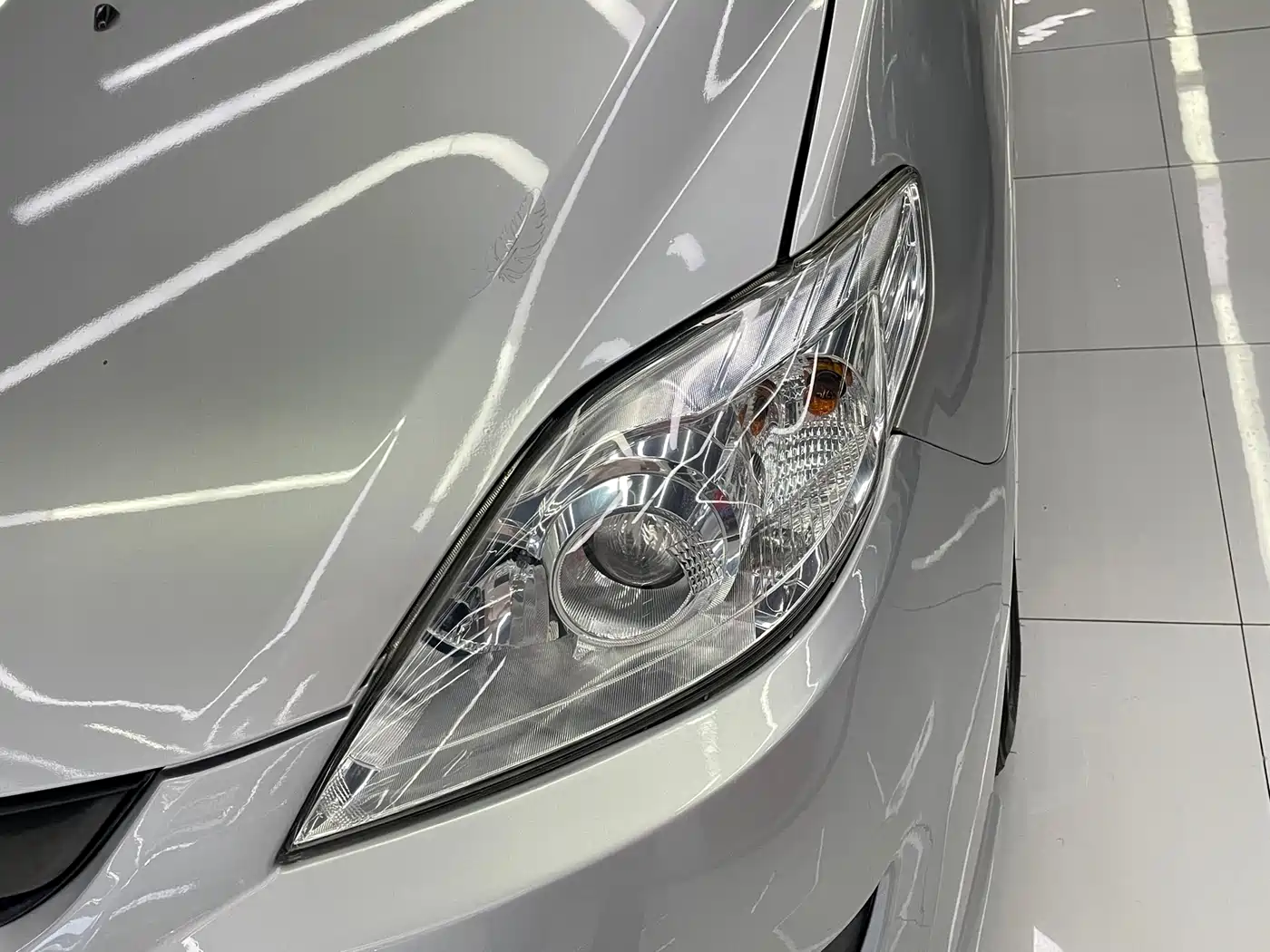 Mazda Mazda5 2010 2008 2.0 Automatic Luxury Edition