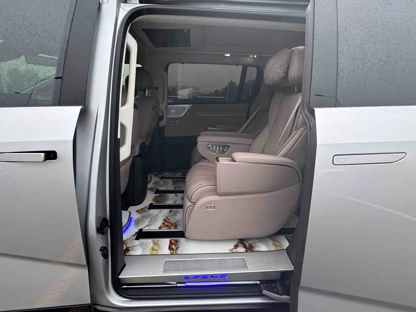 XPeng X9 2026 2025 Extended Range Edition