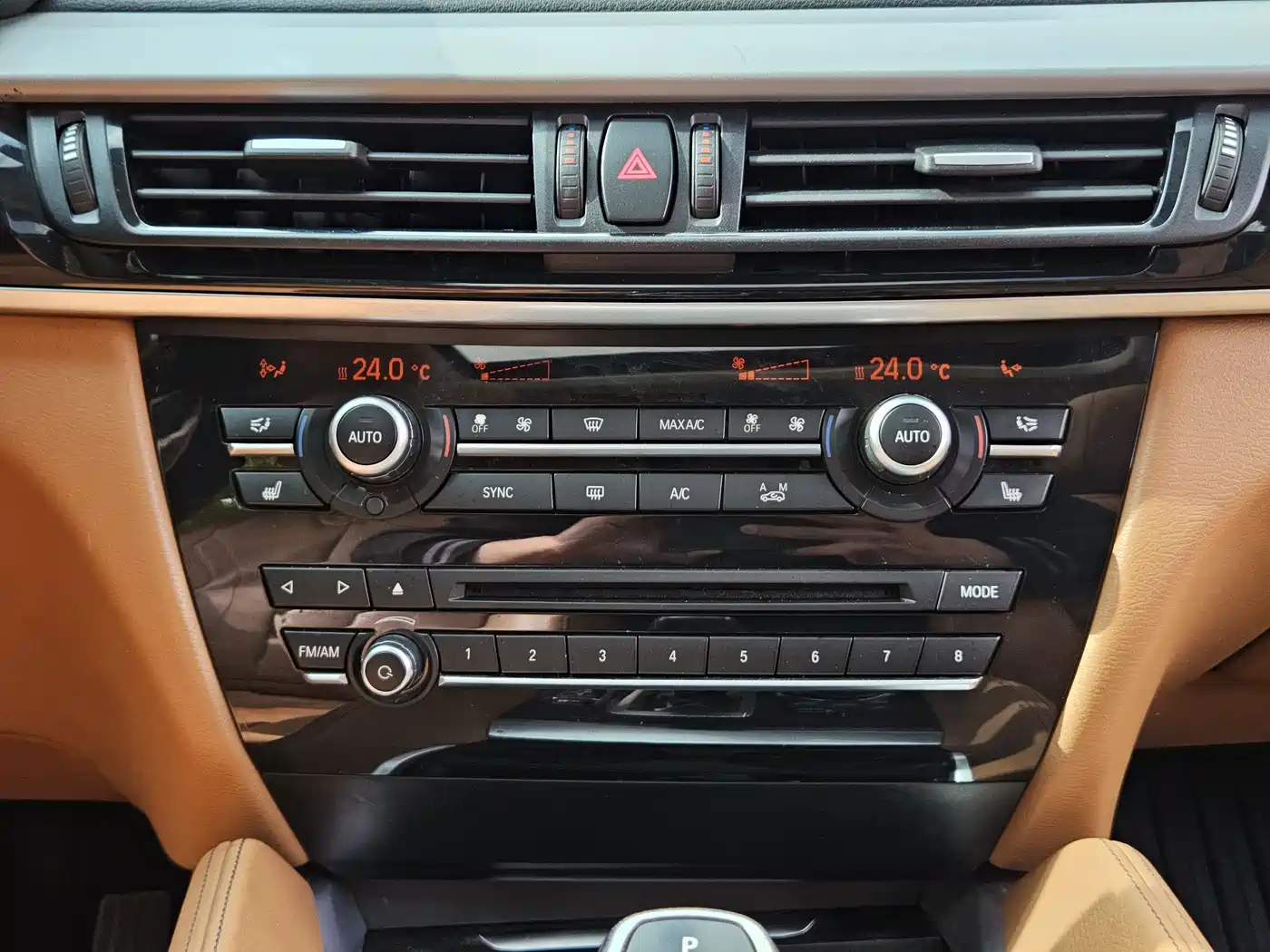 BMW X6 2015 xDrive35i Luxury Model фото 16