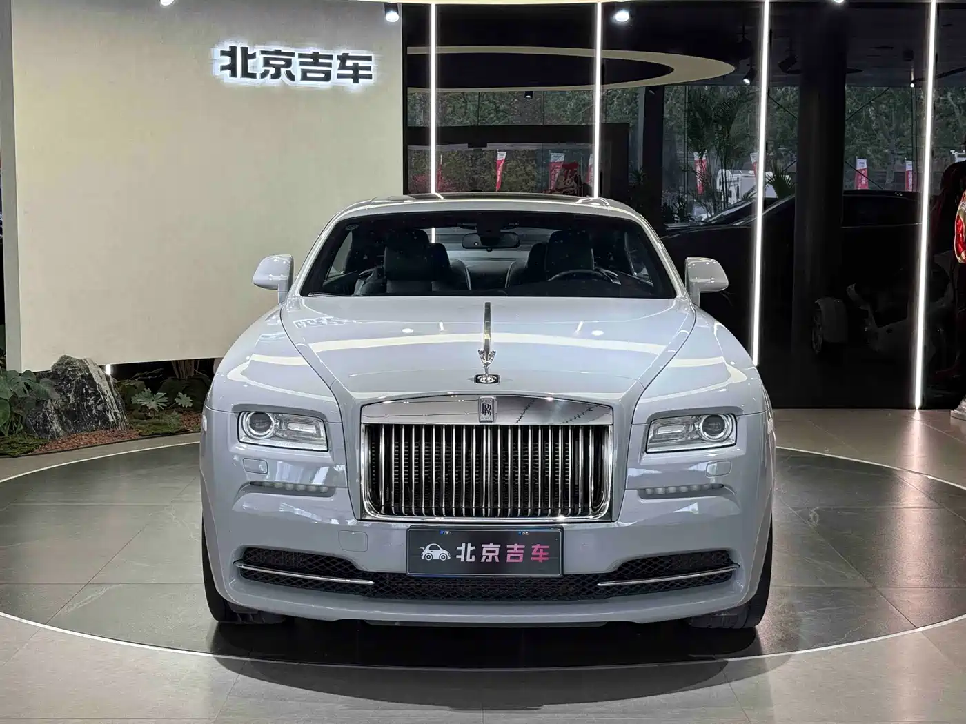 Rolls-Royce Wraith 2013 6.6T Standard фото 2