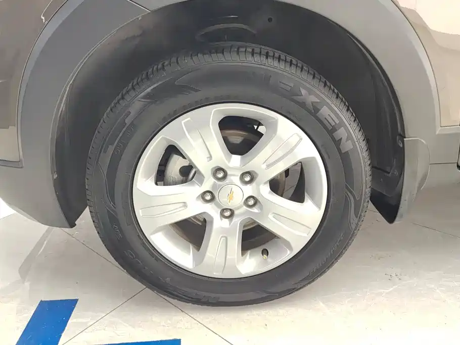 Chevrolet Captiva 2016 2015 2.4L 2WD Urban Edition 7-seater