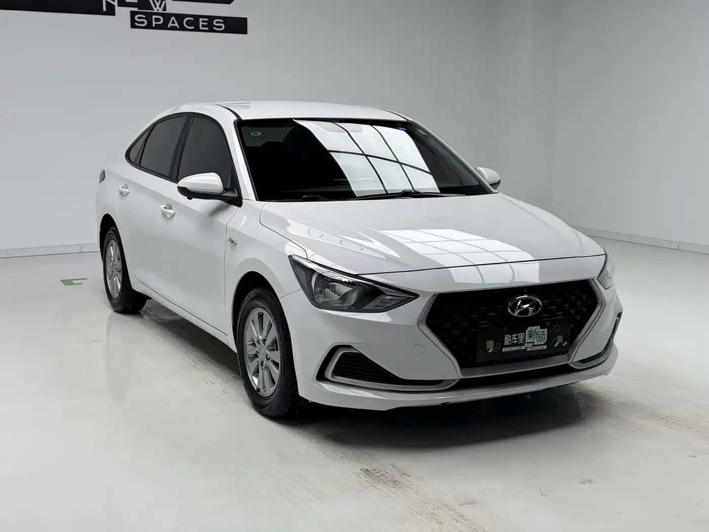 Hyundai Elantra 2020 1.6L Auto GL Pleasing Edition фото 3